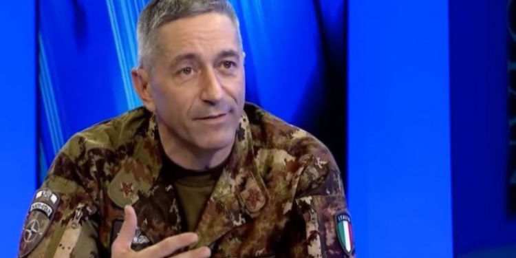 Komandanti i KFOR-it: Problemet mes Kosovës dhe Serbisë nuk zgjidhen me mjete ushtarake