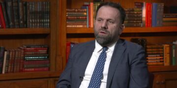 Rukiqi i reagon Kurtit: Keni bërë politika perverse për fëmijët