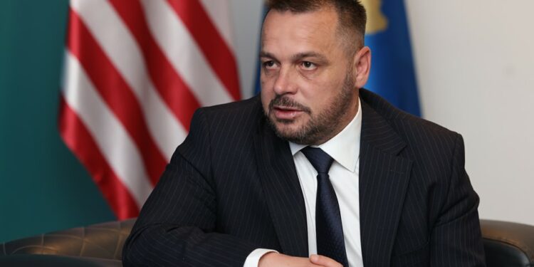 Maqedonci: Pjestarët serbë të FSK-së e lanë detyrën për shkak të presionit nga Serbia