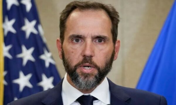 Mediat amerikane: Smith planifikon të japë dorëheqjen