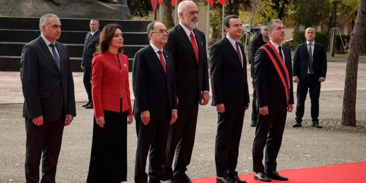 28 Nëntori, Kurti: Sot e kemi më të lehtë të bëhemi bashkë, e të jemi bashkë sepse duhet të qëndrojmë bashkë