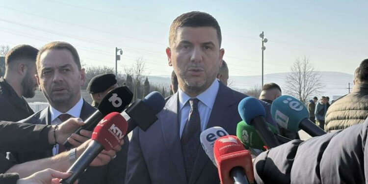 Krasniqi nga Prekazi: 28 Nëntori na emocionon, mes nesh nuk janë Thaçi, Veseli, Krasniqi e Selimi