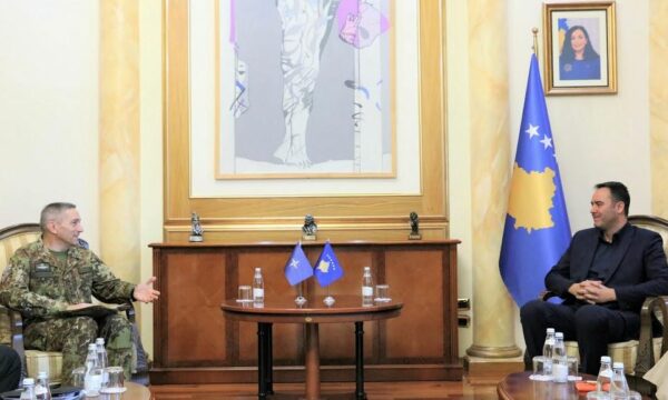Konjufca priti në takim komandantin e ri të KFOR-it