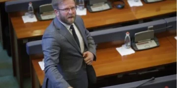 “Hajna, hajna”, Haki Abazi me thirrje ndaj pushtetit