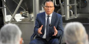 Hamza premton mbështetje për bizneset, siguri për punëtorët e paga më të larta me tatim më të ulët