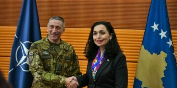 Osmani i shpreh mirënjohje komandantit të KFOR’it që “po mbështesin institucionet në patrullim të kufirit me Serbinë”