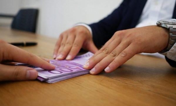 Dosja e plotë e Prokurorisë ndaj 6 të dyshuarve për fajde: I morën vikt’imës para, banesasa e lokale