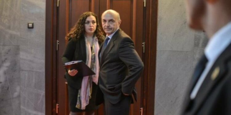 Isa Mustafa reagon pas fjalimit vjetor të presidentes: Edhe vet Vjosa Osmani ishte pjesë e diskursit përçarës me aleatët