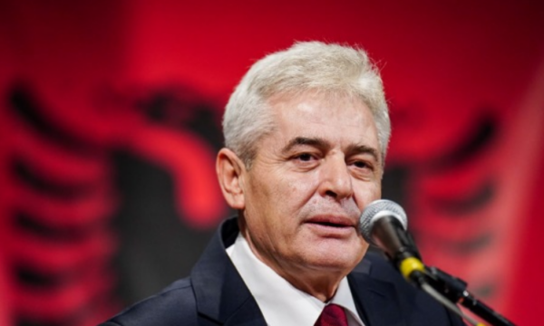 Ahmeti: S’jam politikan i salloneve dhe biskotave, nuk lejoj të preket shqipja