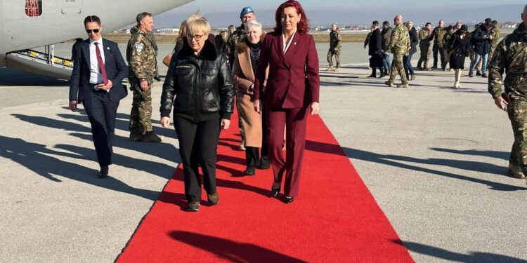 Presidentja e Sllovenisë arrin në Kosovë