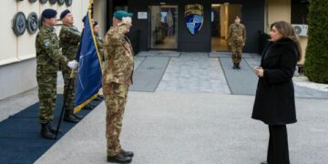 Komandanti i KFOR-it pret shefen e UNMIK-ut, flasin për sigurinë dhe dialogun Kosovë-Serbi