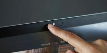 A është një kamerë e fshehur në një kompjuter portativ paranojë apo mendim i zgjuar?