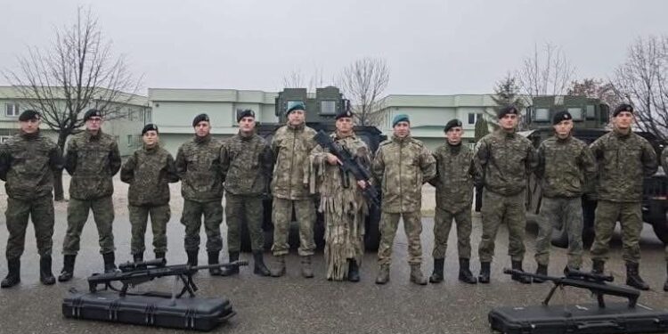 FSK trajnohet nga Turqia për përdorim të armëve automatike dhe snajperike