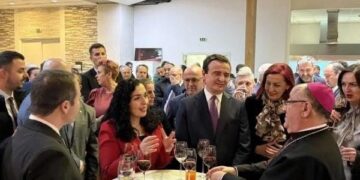 Pritje për Krishtlindje, imzot Dodë Gjergji përçon mesazh për paqe e dashuri