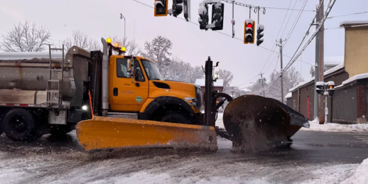 Stuhia e borës “paralizon” Nju Jorkun, shpallet gjendja e jashtëzakonshme