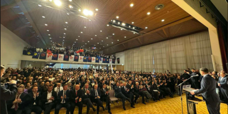 Mijëra bashkatdhetarë në Olten të Zvicrës mirëpresin Abdixhikun dhe ‘Turneun e Ndryshimit’