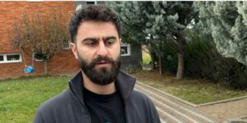 Djali i Isni Kilajt: Më shumë se 10 persona e 5 vetura na kanë rrethuar shtëpinë