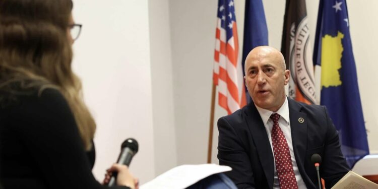 Haradinaj premton rritje pagash prej 50% në arsim dhe digjitalizim të plotë të procesit mësimor