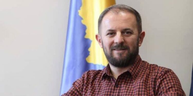 Analisti Gazmir Raci i bashkohet Lëvizjes ‘Vetëvendosje’