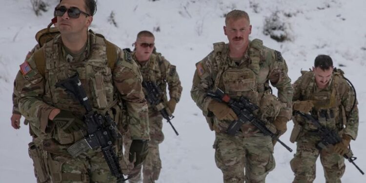 Ushtarë amerikanë patrullojnë në veri të Kosovës, KFOR-i: Pjesë e misionit për të garantuar mjedis të sigurt e të qetë