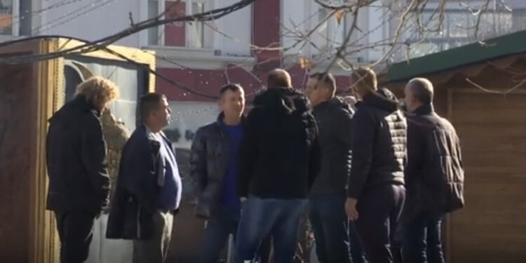 Bujqit ankohen te Qeveria, duan kompensim për dëmet nga vërshimet