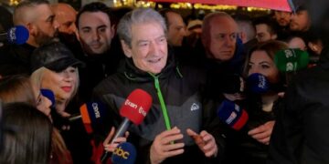 Berisha krahason protestat në Tiranë me ato në Beograd: Do jetë dimër i vështirë