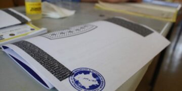 Për 100 ditë u aprovuan mbi 25 mijë aplikime të votuesve jashtë Kosovës, afati mbyllet më 26 dhjetor