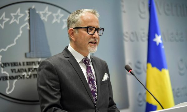 Tre prej policëve të lënduar po trajtohen në QKUK, Vitia: Gjendja e tyre është stabile dhe jashtë rrezikut për jetë