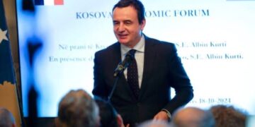 Kurti ende në vizitë në Slloveni, nuk paraqitet në Prokurorinë Speciale për t’u intervistuar