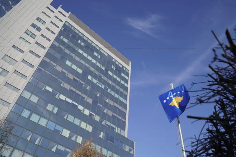 Qeveria i bën thirrje BE-së t’i heq masat ndaj Kosovës