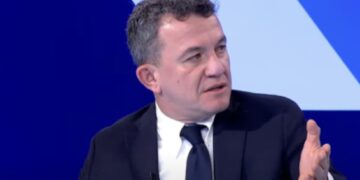 Buzhala për tubimin e VV-së: Qesharake ajo që bëri vaki mbrëmë