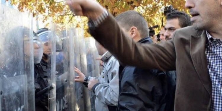 Ish-deputeti i VV-së ia rikujton Kurtit protestën kundër privatizimit të KEDS-it: Veç Qeveria ka ndryshu, kontrata mbetet e njëjtë