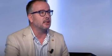 Kajtazi tallet keq me deklaratën e Kurtit për Nagip Krasniqin: Jo që na ka çmend, po na ka tranu