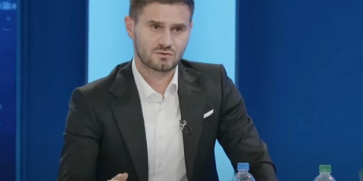 Olluri: Kurti është i marr peng nga Martin Berishaj