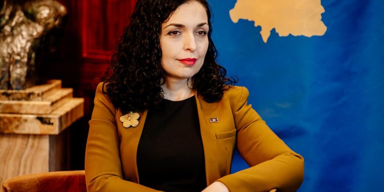 Osmani uron Krishtlindjet: Frymëzim që na kujton se përballë sfidave shpresa duhet të triumfojë