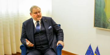 Terras takohet me përfaqësues politik të komunitetit serb në veri