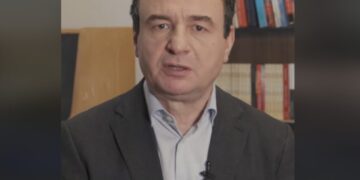Kurti, me thirrje të çuditshme ndaj bashkatdhetarëve: Mos ngatërroni regjistrimin për të votuar me atë të popullsisë