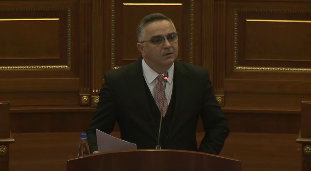 Tahiri, Kurtit: Fenomeni më i dhimbshëm është emigrimi, rreth 130 mijë punëtorë e kanë lëshuar Kosovën