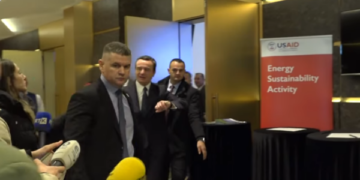 Kurti iu ik pyetjeve për Prokurorinë, herën e fundit shkoi në koncert, sot në mbledhje të qeverisë