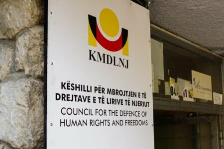 KMDLNj: Moscertifikimi i Listës Serbe u politizua – intervistimi i Kurtit të shtyhet deri pas zgjedhjeve