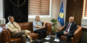 Instrumentalizim i sindikatave në prag fushatës? Hamza me premtim zgjedhor: Do t’i rrisim pagat e shëndetësisë për 50%