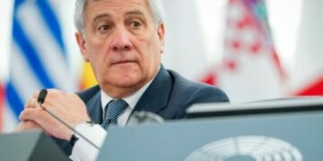 Antonio Tajani vjen në Kosovë, viziton KFOR-in italian për Krishtlindje