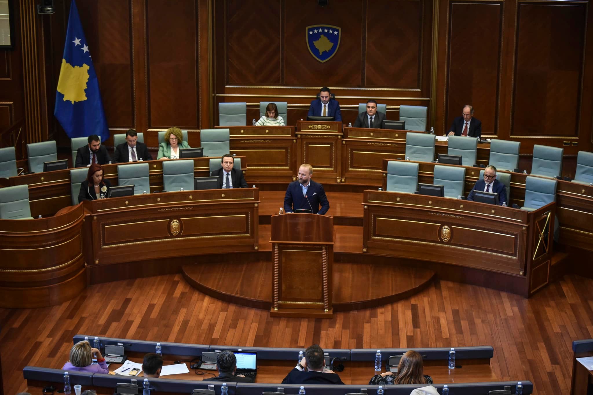 Tahiri, Kurtit: Fenomeni më i dhimbshëm është emigrimi, rreth 130 mijë punëtorë e kanë lëshuar Kosovën