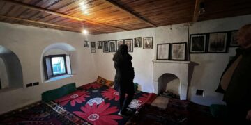 Osmani viziton Kullën e Konferencës së Bujanit, përmend vetëvendosjen