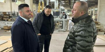 84-shi i VV-së, Meholli viziton Loni Dekorin: Mbështetja e bizneseve përmes grantit qeveritar është një nga prioritetet kryesore të programit tonë