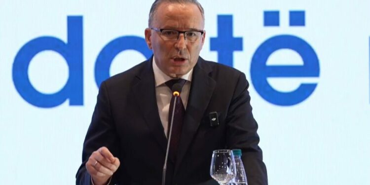 Bedri Hamza përpara veteranëve: Do t’i rrisë për 50 për qind pensionet për veteranët në muajt e parë