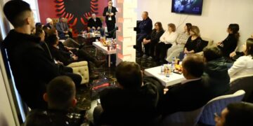 10-shi i AAK-së, Besnik Tahiri takon banorë të Kolovicë: Me AAK-në Prishtina e fitoi statusin e kryeqytetit