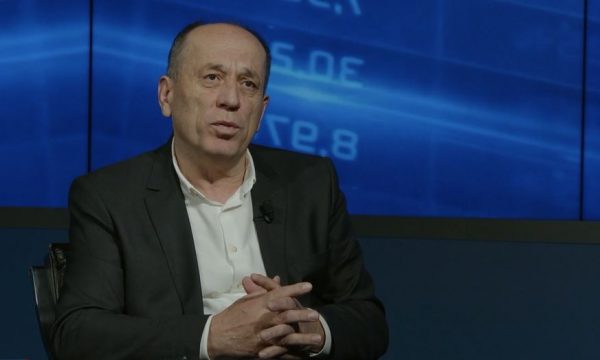 Gjuha e ashpër e Kurtit, Shala: Dëshmi se po i humbë zgjedhjet, s’ka asnjë projekt për t’u krenuar
