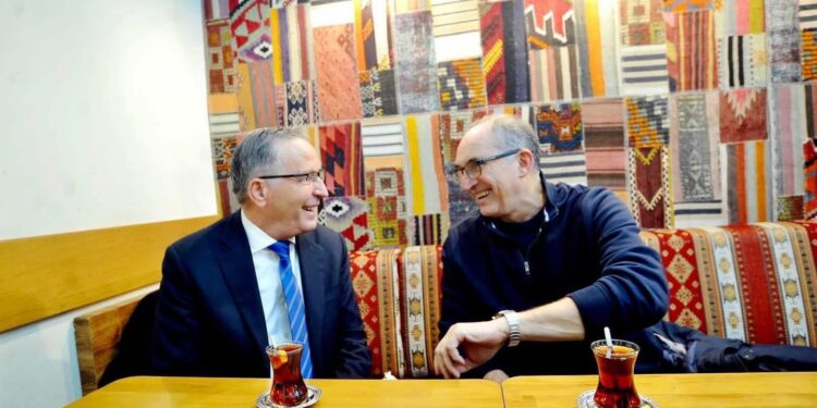 Hamza takohet për çaj me Shaqir Totajn në Prizren