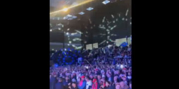 Pamje para fillimit të tubimit të të LDK-së në Pallatin e Rinisë